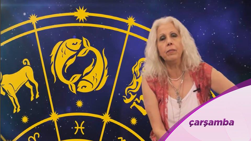 Rezzan Kiraz’ın günü Çarşamba. Ve astroloji son derece ciddi bir konudur tamam mı?