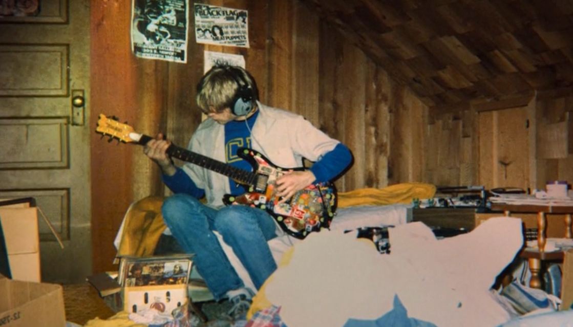 Kurt Cobain fırtınalı gençlik yıllarında kendini en doğru müzikle ifade edebildiğini keşfetti.