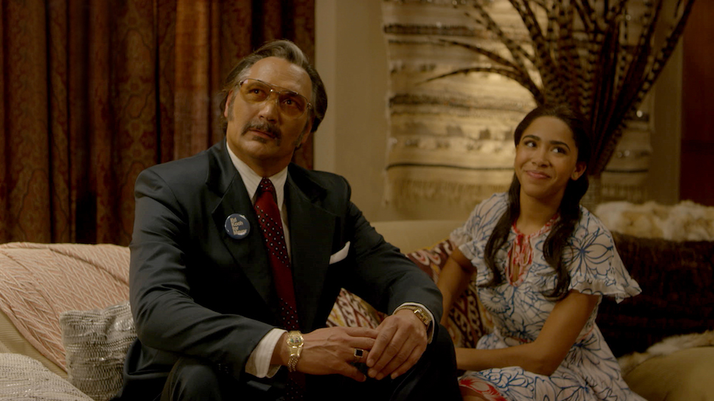Mylene,amcası Cisco (Jimmy Smits)’in desteğiyle şöhret basamaklarını çıkmaya çalışıyor. Jimmy Smits’i en son Nero Padilla olarak Sons of Anarchy’de izlemiştik.