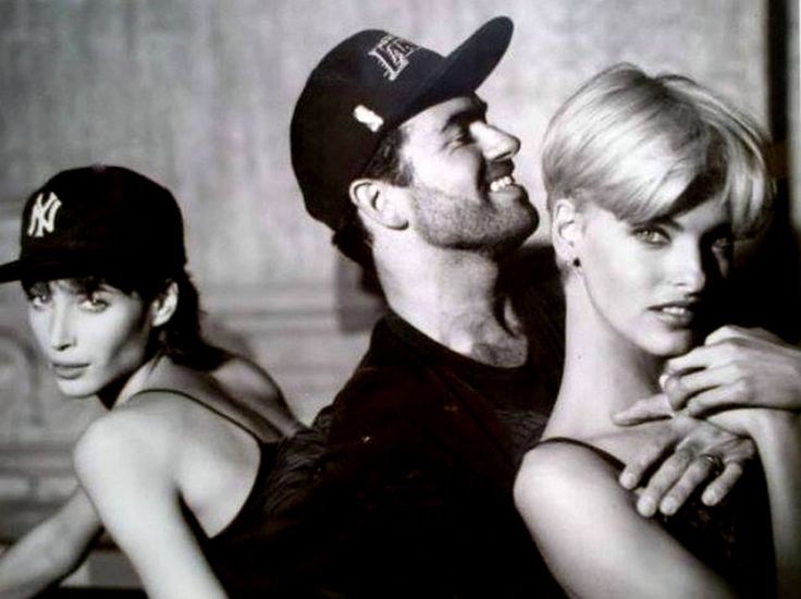 Freedom'ın George Michael'ı. Unutulmaz videoda fotoğraftaki Christy Turlington (solda) ve Linda Evangelista'nın yanı sıra dönemin gerçekten 'top' modelleri Cindy Crawford, Naomi Campbell ve Tatjana Patitz de rol alıyordu.  