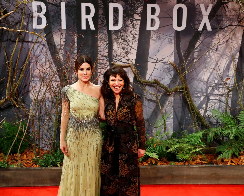 Berlin Zoo Palast'taki gala gecesinde Sandra Bullock ve Susanne Bier.