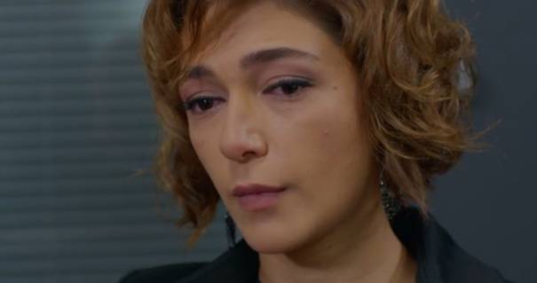 Bu cazur cuzur sesler nereden geliyor. Bakayım aa Begüm’ün devreler yanıyormuş, oradan geliyormuş ya tamam!