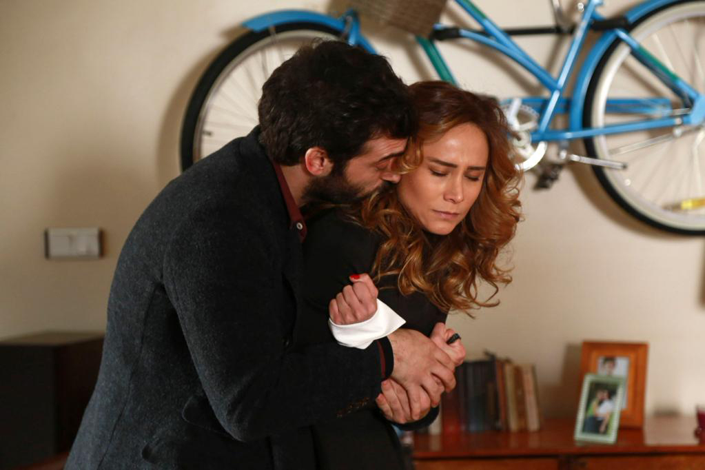 “Bırak diyorum ama aldırma, sen sakın beni bırakma Poyraz.” Ayşegül