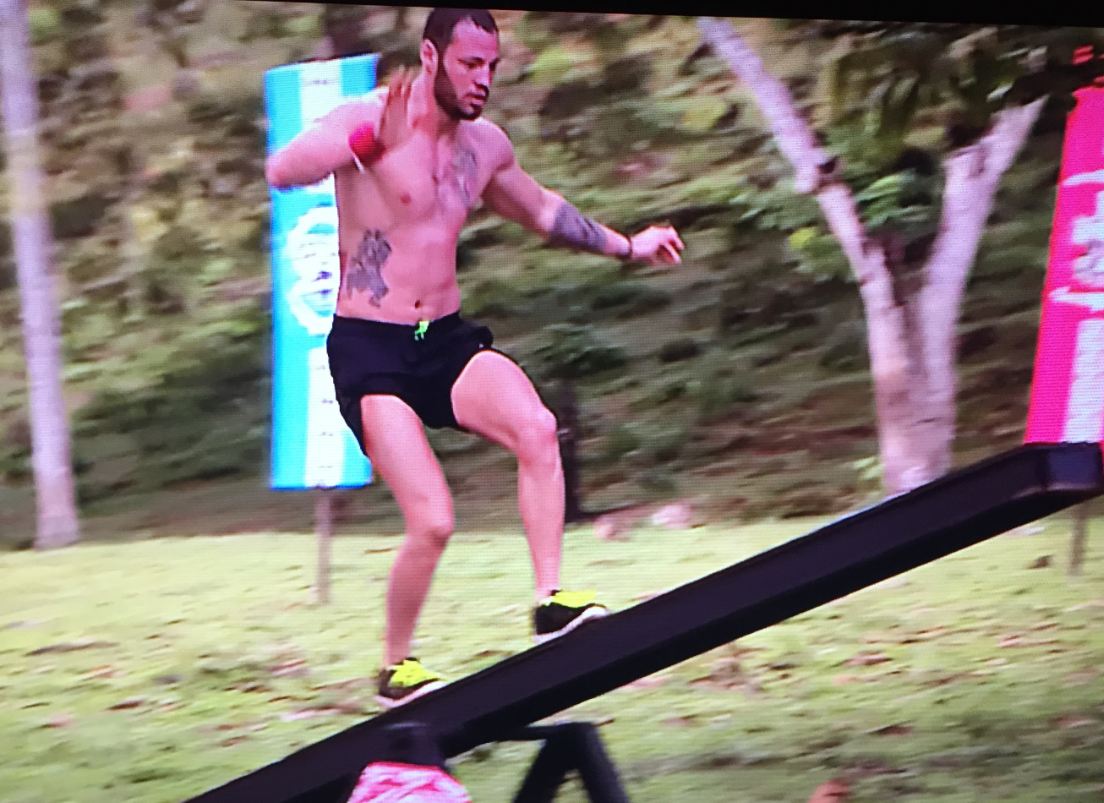 Boksör ve uzak doğu sporları ile ilgilenen Atakan, başarılı oyunuyla takımının ödül kazanmasına büyük ölçüde katkıda bulundu.