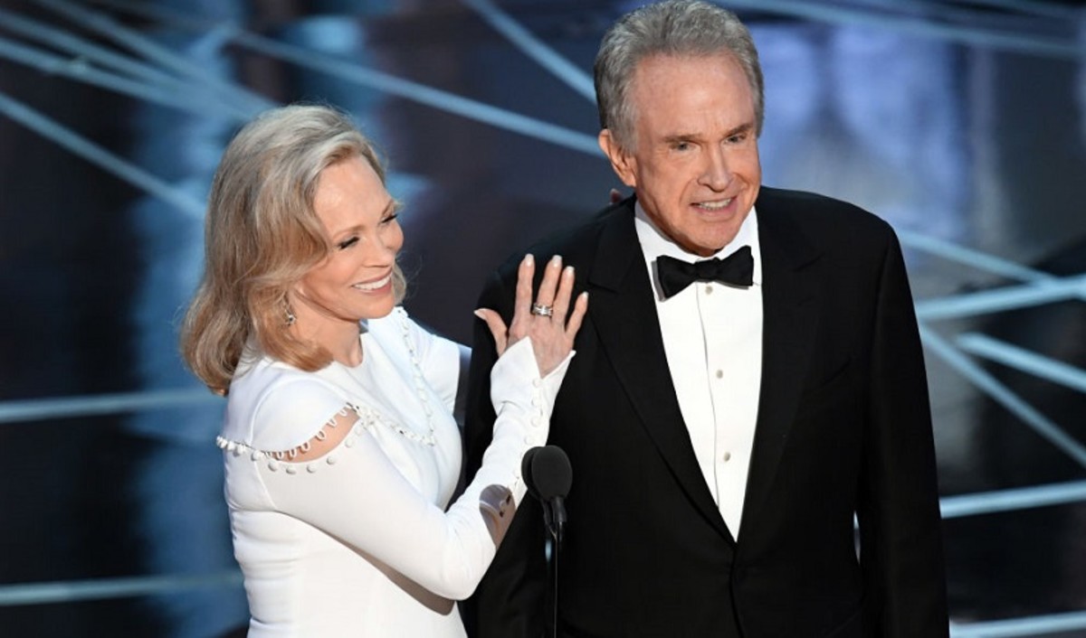 Malum gaftan sonra Faye Doneaway demişler Dunaway'e. Warren Beatty'ye isim takılmadı henüz. 