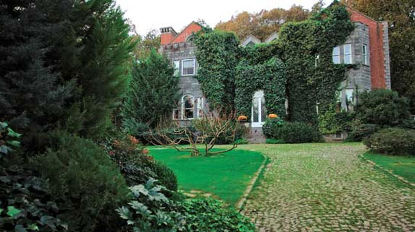 Ya Her Şeyim Ya Hiçim dizisinde kullanılan villa. 